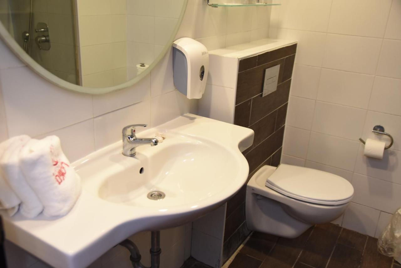 Rimonim Madison Hotel Nahariya Room photo