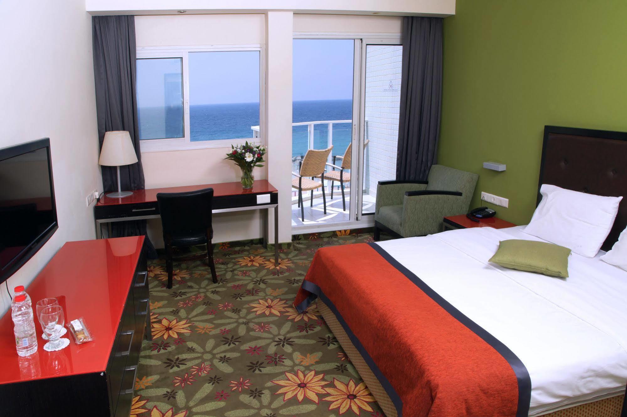 Rimonim Madison Hotel Nahariya Exterior photo