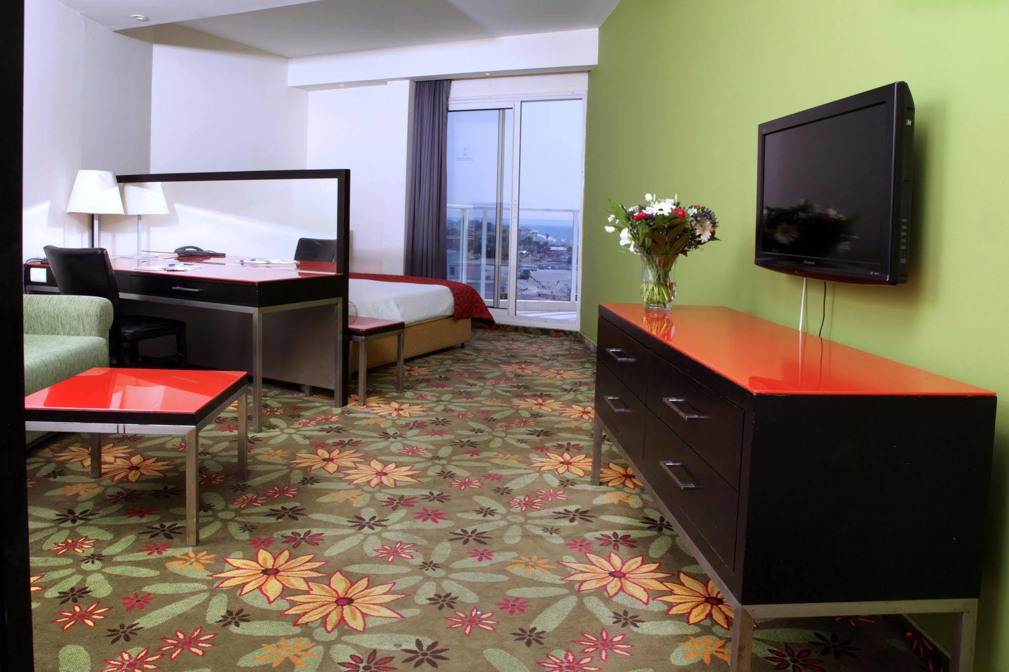 Rimonim Madison Hotel Nahariya Exterior photo